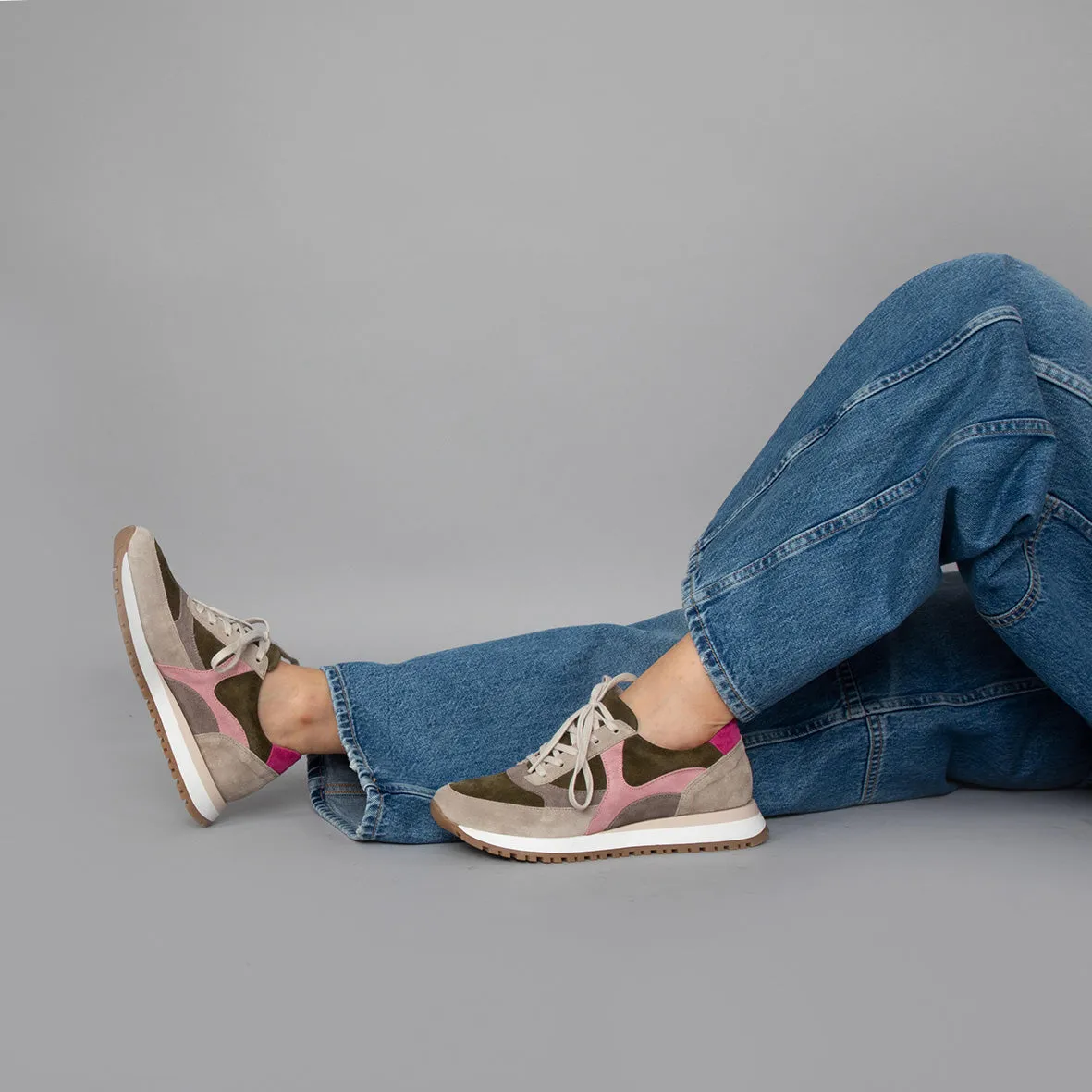 Cinda Khaki