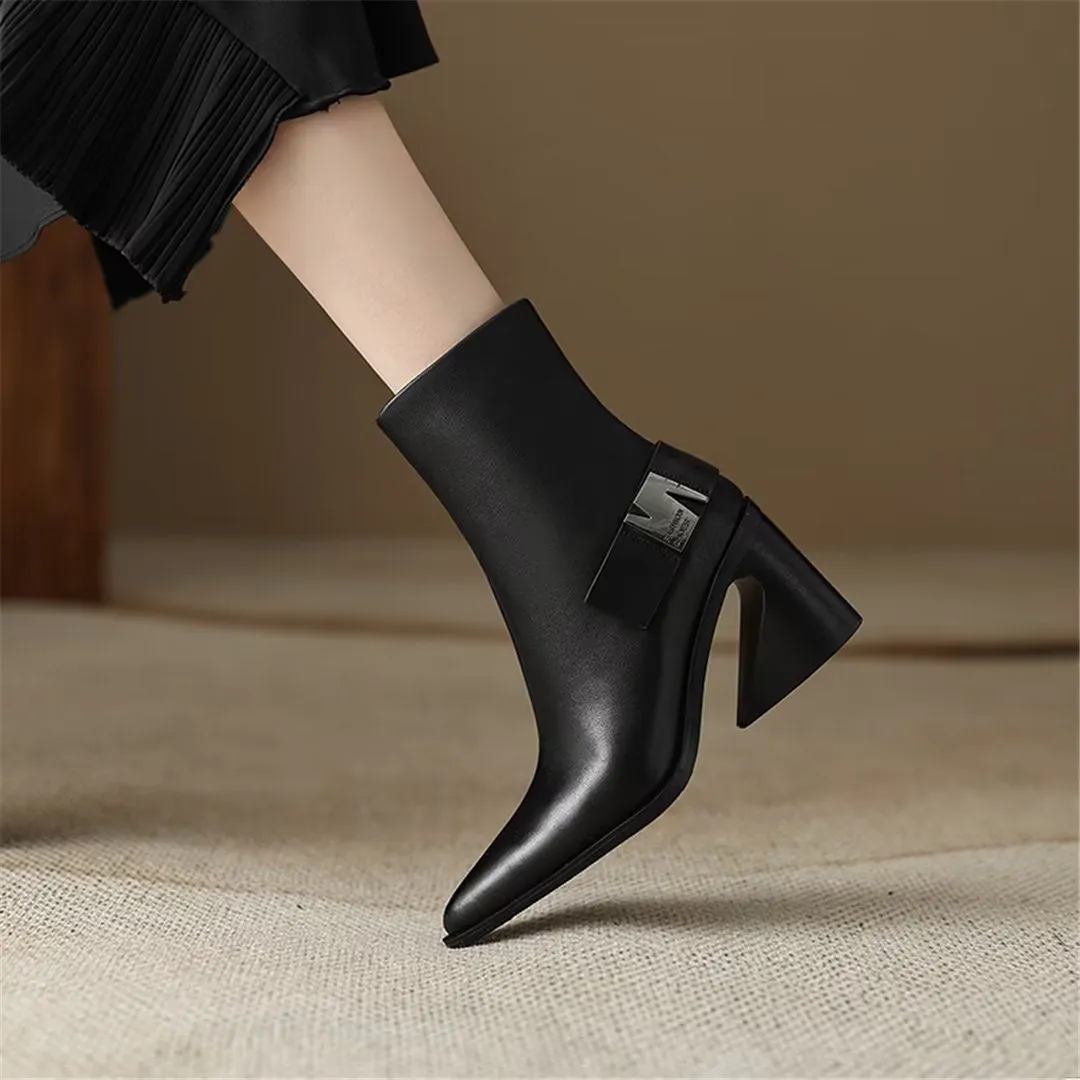 CrocGrace Rounded Suede Boots