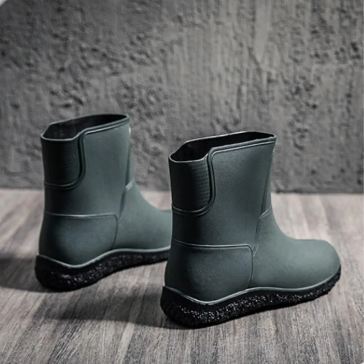 Outdoor Work Booties Men's Mid Tube Rubber Shoes Waterproof And Non Slip Rain Boots Fishing Water Boots Outdoor Gardening Work