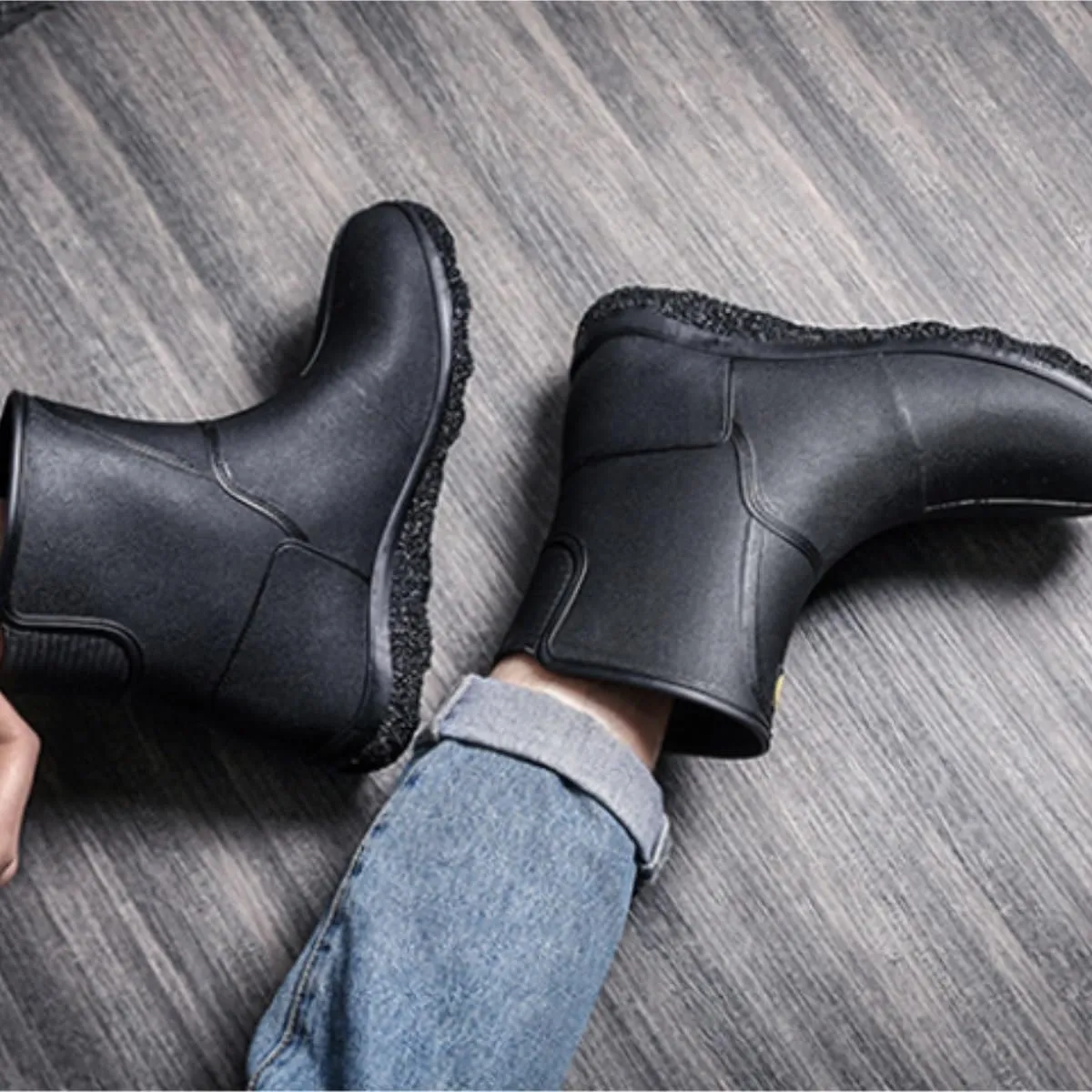 Outdoor Work Booties Men's Mid Tube Rubber Shoes Waterproof And Non Slip Rain Boots Fishing Water Boots Outdoor Gardening Work
