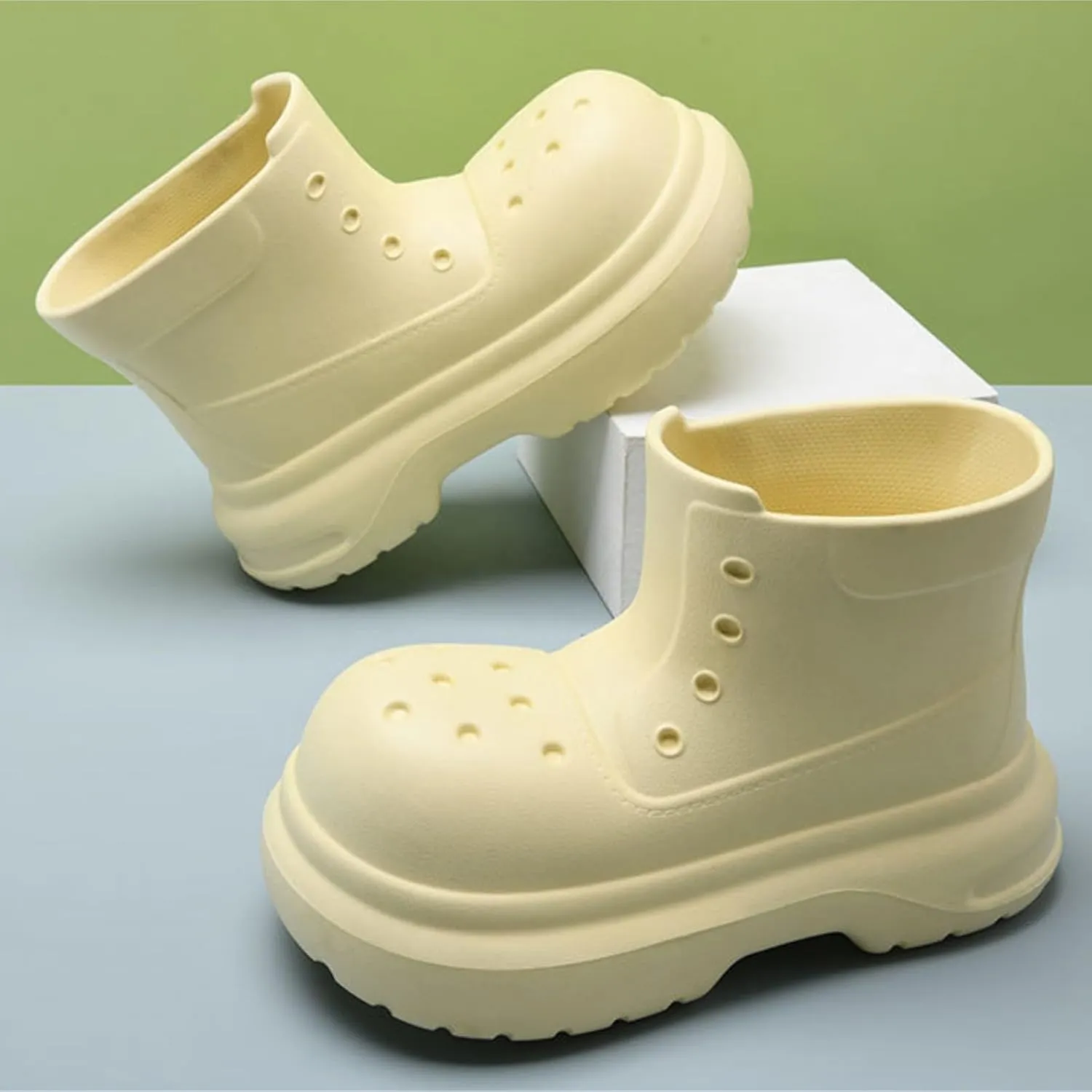Outdoor Work Booties Women's Thick Soled Non Slip Waterproof Short Tube Rain Boots Outdoor Water Shoes Outdoor Gardening Work
